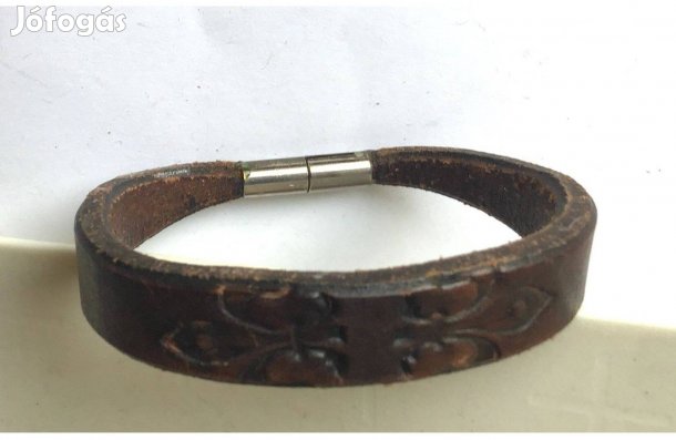Patinás, bőr karkötő (Bourbon-liliom nyomattal) 17 cm