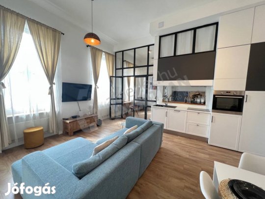 Paulay Ede utcában kiadó két hálószobás prémium lakás