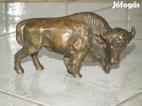 Pazar fajsúlyos réz bölény szobor