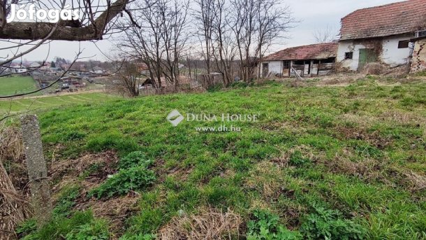 Pázmándi eladó 3520 nm-es telek