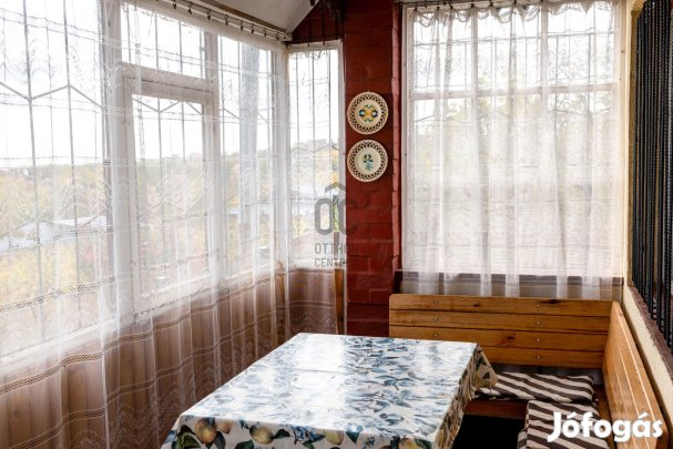 Pázmándi eladó tégla családi ház