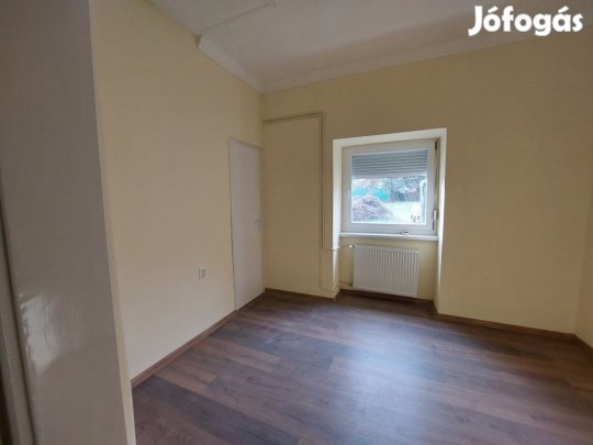 Pécel, Központ közeli, 93 m2-es, családi ház, 2+1 szobás, jó állapotú