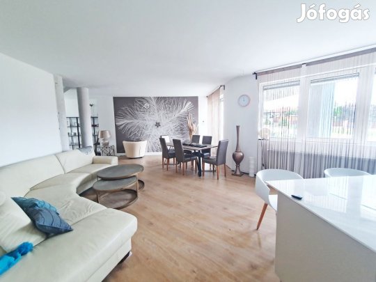 Pécel, Pécel, 200 m2-es, 2 generációs, ikerház, 6 szobás, extrán