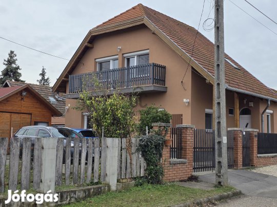 Péceli 4 szobás önálló családi ház