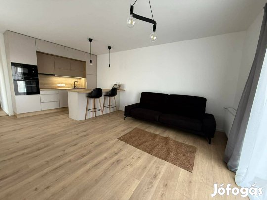 Pécs-Budai városrészen kertkapcsolatos lakás eladó