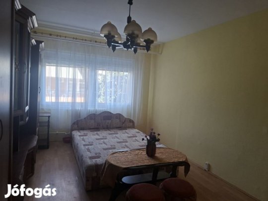 Pécs Enyezd utcai Földisznti Ingatlan eladó