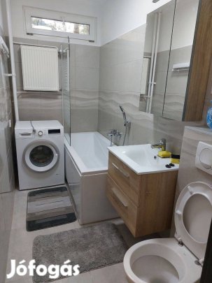 Pécs Épitők útján lakás kiadó