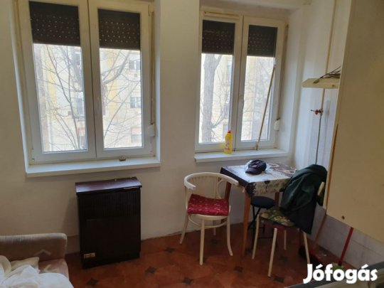 Pécs Feketegyémánt téri eladó ingatlan