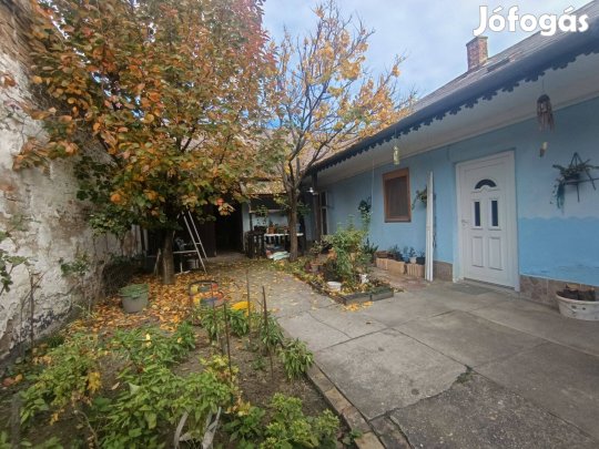 Pécs-Gyárvárosban családi ház eladó