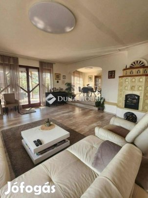 Pécs-Havihegy alatt-felújított-energiatakarékos családi ház