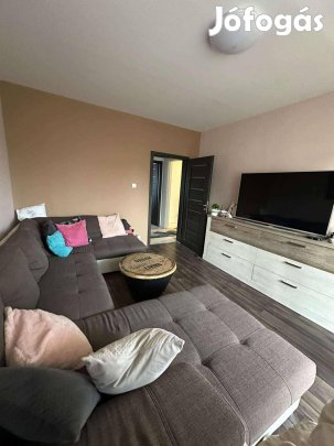 Pécs-Kertvárosban erkélyes panel lakás eladó