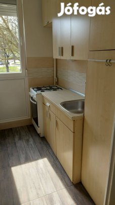 Pécs Olga u 35 m2-es 1 emeleti panel lakás