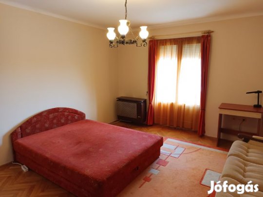 Pécs Pákolitz utcai ingatlan eladó