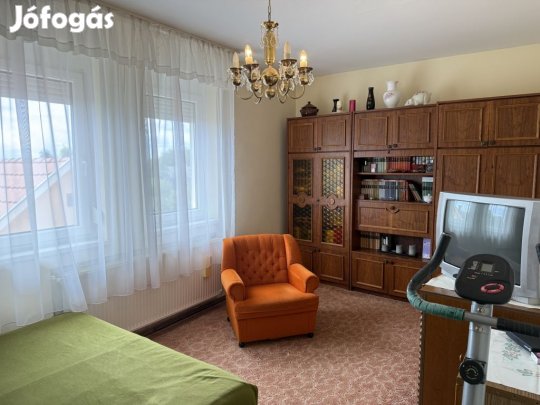 Pécs Rózsadombon 3 szobás családi ház