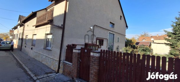 Pécs, Kovácstelepen 4 szobás ikerház 64,9 millió forintért eladó