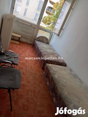 Pécs, Péchy Blanka téren szoba kiadó