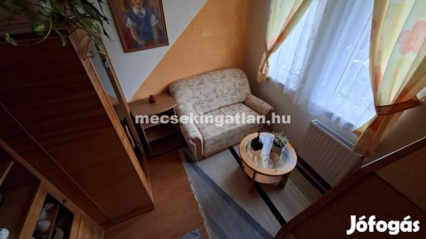 Pécs, családi házban szoba kiadó.-Mecsekingatlan