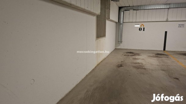 Pécs, teremgarázs eladó