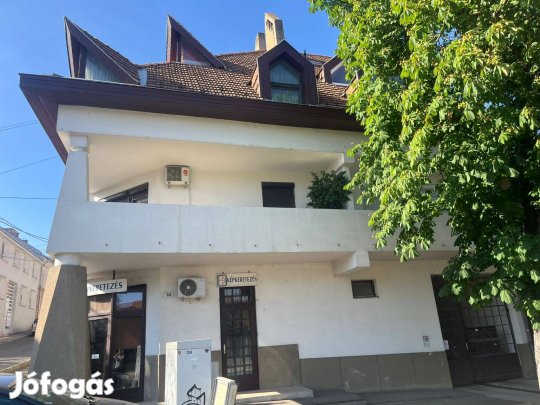 Pécs belvárosi szoba kiadó