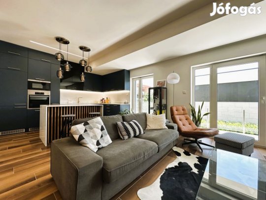 Pécs egyik legexkluzívabb penthouse lakása eladó