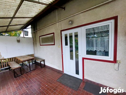 Pécs kertvárosában eladó 2 társasházi lakás egyben/külön