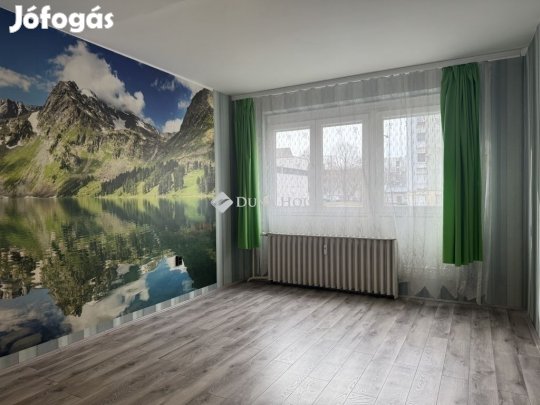 Pécs kertvárosban földszinti 3 szobás lakás eladó