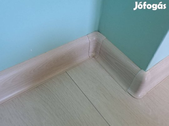 Pécs parketta szegély új Salag 9 db egyben 2,5m-es műanyag 