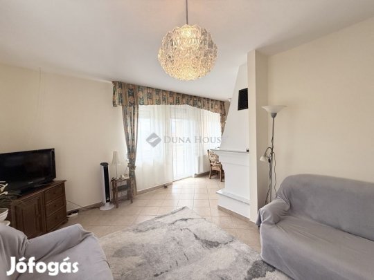 Pécsi 135 nm-es ház eladó