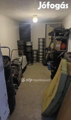 Pécsi 140 nm-es ház eladó