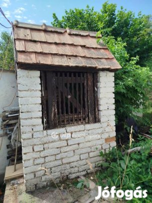 Pécsi 143 nm-es ház eladó