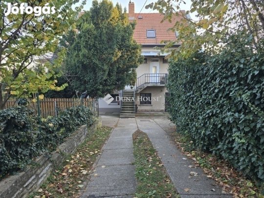 Pécsi 150 nm-es ház eladó