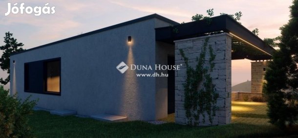 Pécsi 250 nm-es ház eladó