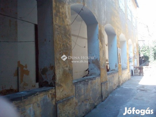 Pécsi 287 nm-es ház eladó