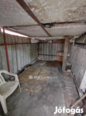 Pécsi 28 nm-es ház eladó