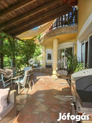 Pécsi 360 nm-es ház eladó