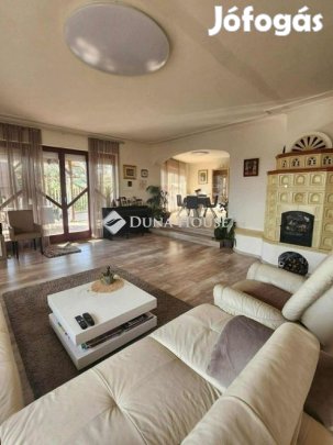 Pécsi 360 nm-es ház eladó