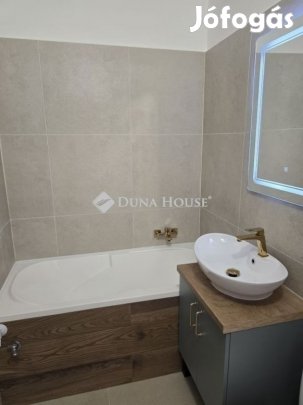 Pécsi 39 nm-es lakás eladó