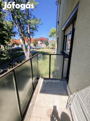 Pécsi 51 nm-es lakás eladó