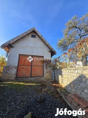 Pécsi 52 nm-es ház eladó