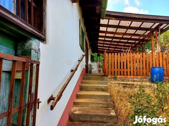 Pécsi 5312 nm-es telek eladó