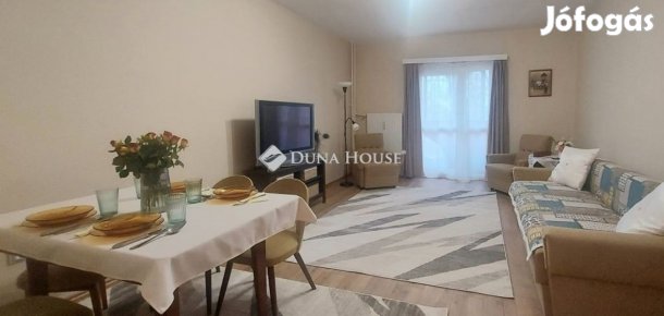 Pécsi 54 nm-es lakás eladó