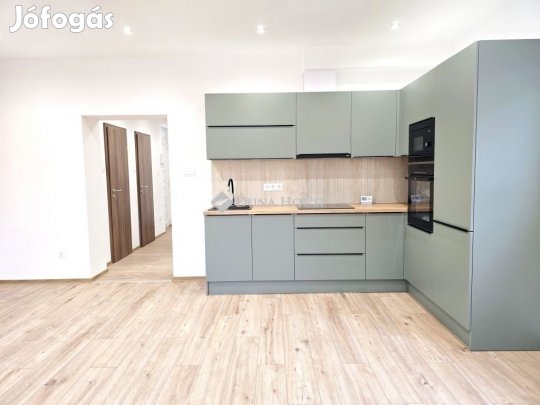 Pécsi 55 nm-es lakás eladó