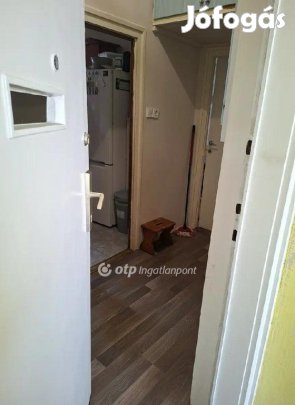 Pécsi 59 nm-es lakás eladó