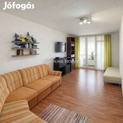 Pécsi 63 nm-es lakás eladó