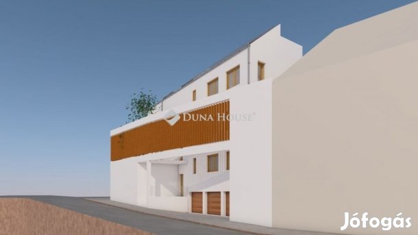 Pécsi 66 nm-es lakás eladó