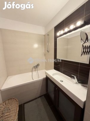 Pécsi 68 nm-es lakás eladó