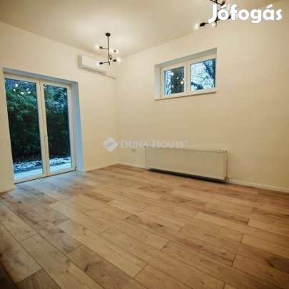 Pécsi 70 nm-es lakás eladó