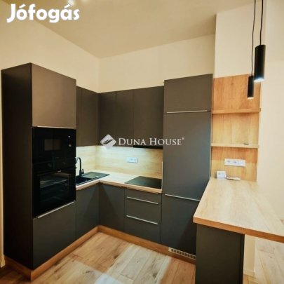 Pécsi 70 nm-es lakás eladó