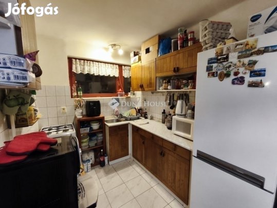 Pécsi 71 nm-es lakás eladó