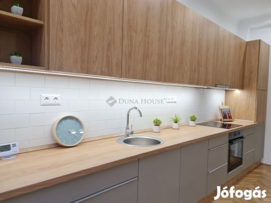 Pécsi 73 nm-es lakás eladó